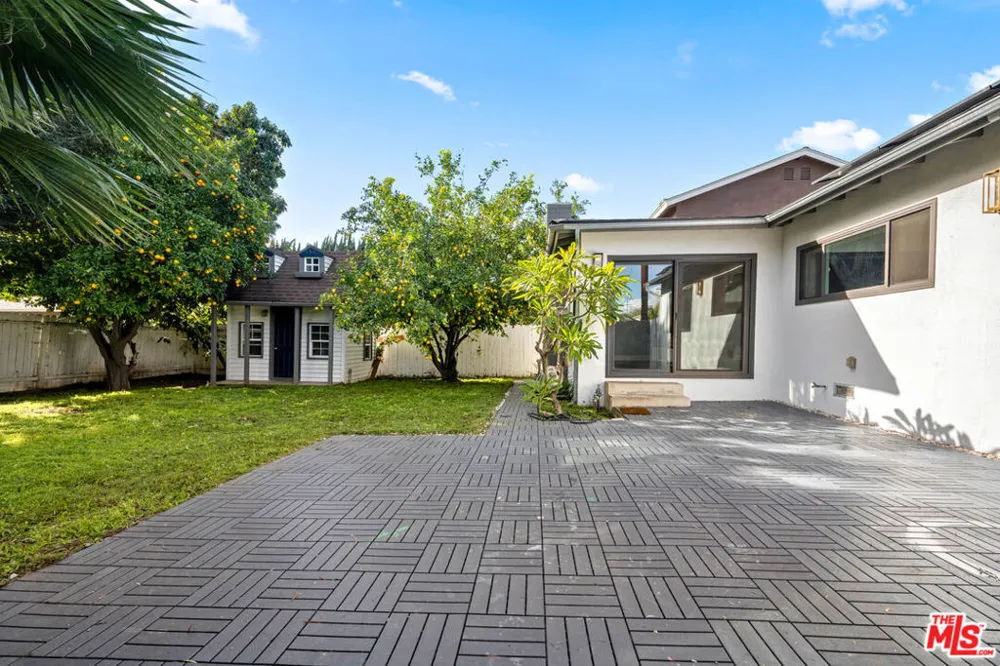 14034 Valerio Street Van Nuys, CA 91405