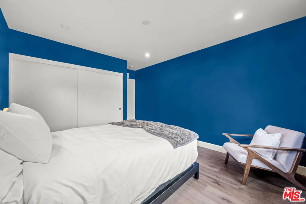 14034 Valerio Street Van Nuys, CA 91405