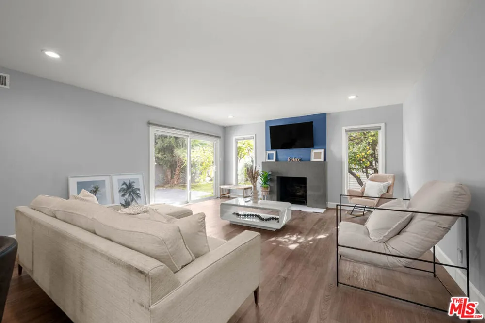 14034 Valerio Street Van Nuys, CA 91405