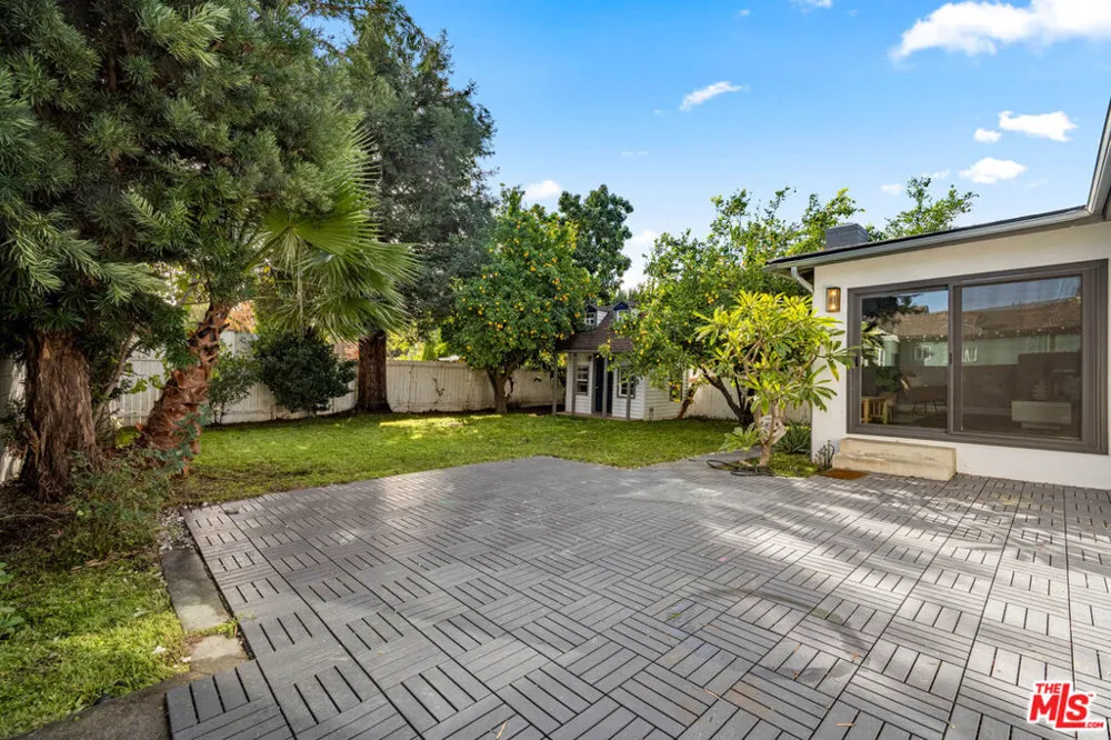 14034 Valerio Street Van Nuys, CA 91405