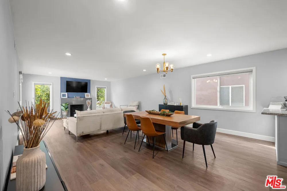 14034 Valerio Street Van Nuys, CA 91405
