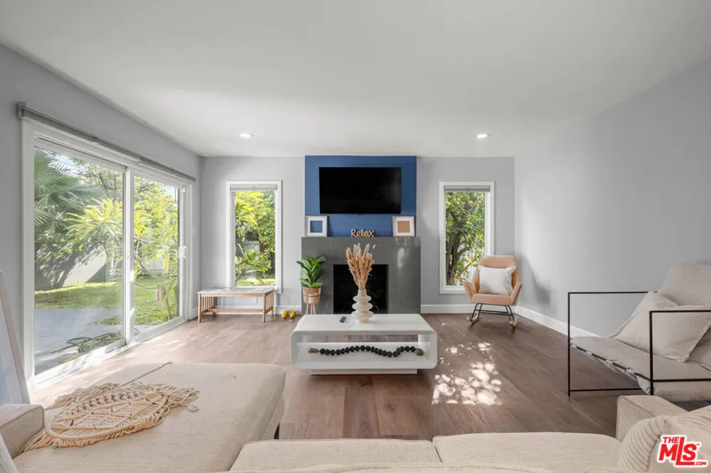 14034 Valerio Street Van Nuys, CA 91405