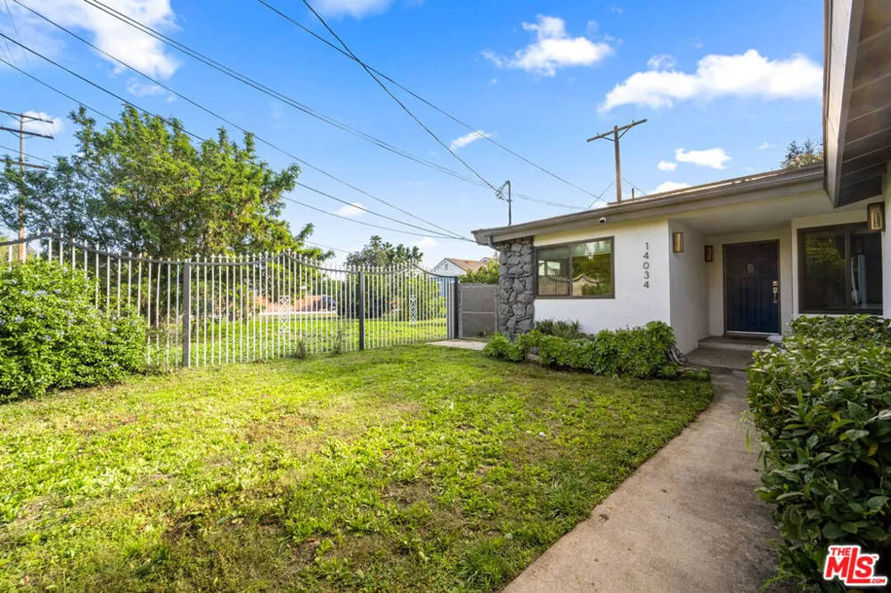 14034 Valerio Street Van Nuys, CA 91405
