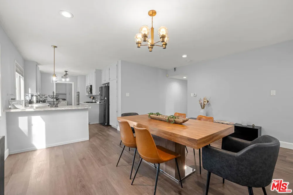 14034 Valerio Street Van Nuys, CA 91405