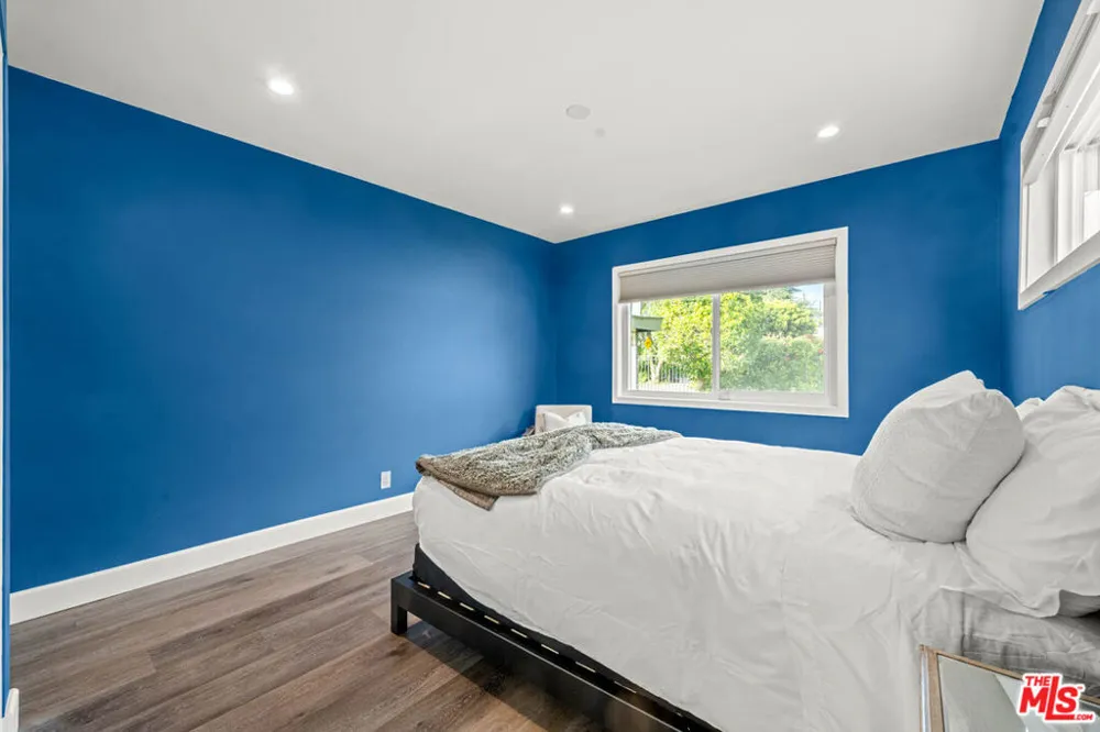 14034 Valerio Street Van Nuys, CA 91405