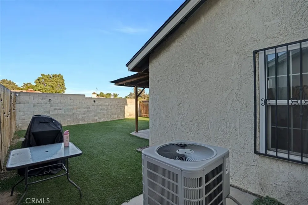1173 S Cactus Rialto, CA 92376