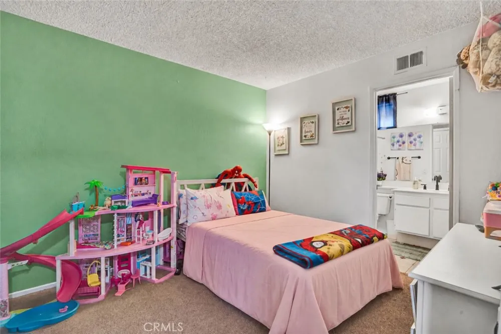 1173 S Cactus Rialto, CA 92376