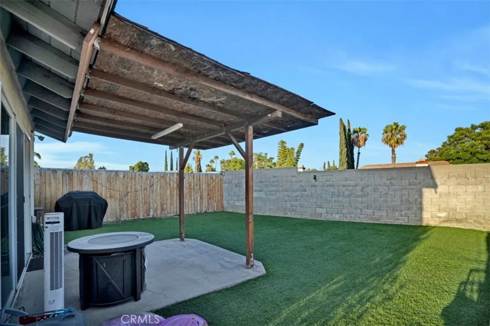 1173 S Cactus Rialto, CA 92376
