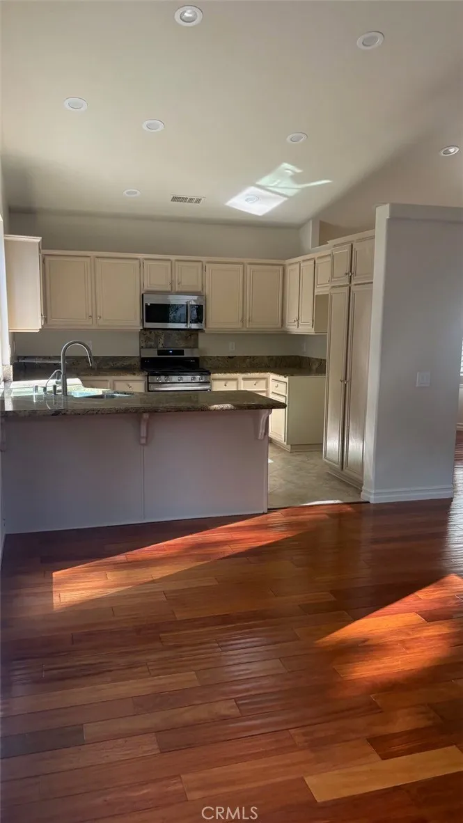 17 Colony Aliso Viejo, CA 92656
