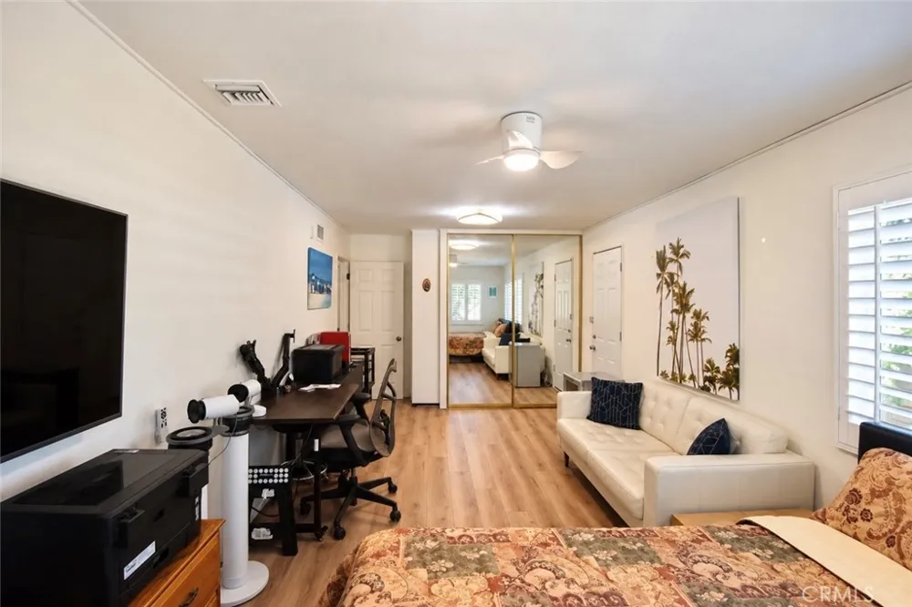 1521 W Crone Anaheim, CA 92802
