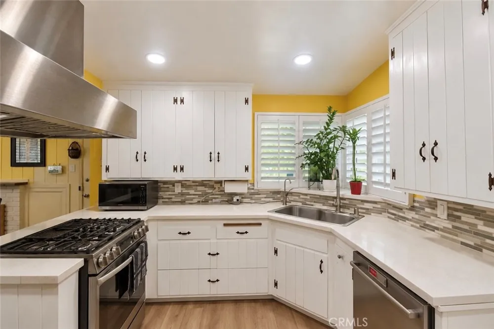 1521 W Crone Anaheim, CA 92802