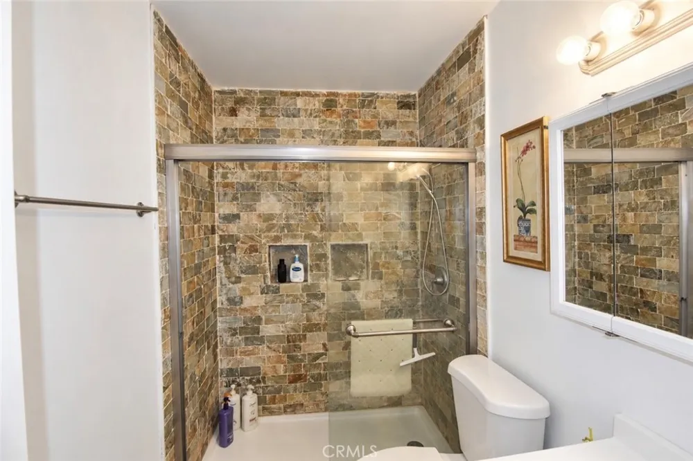 1521 W Crone Anaheim, CA 92802