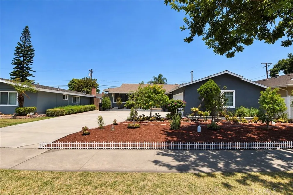 1521 W Crone Anaheim, CA 92802