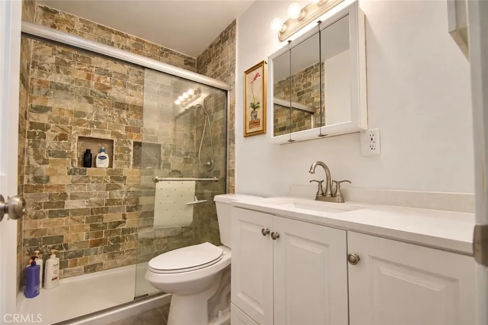 1521 W Crone Anaheim, CA 92802