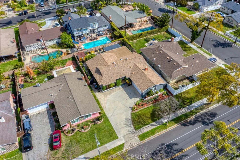 1521 W Crone Anaheim, CA 92802
