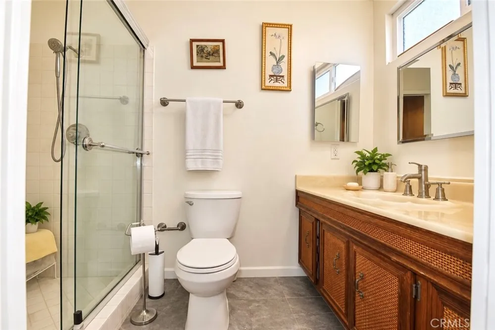 1521 W Crone Anaheim, CA 92802