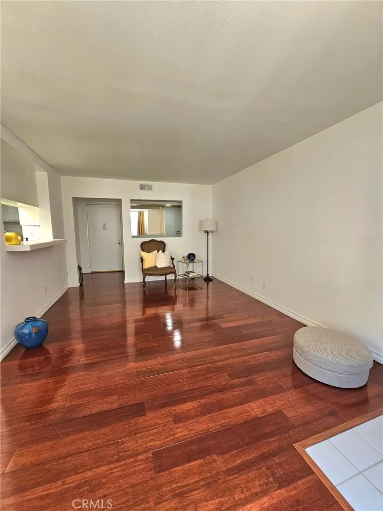 28004 S Western #102 San Pedro, CA 90732