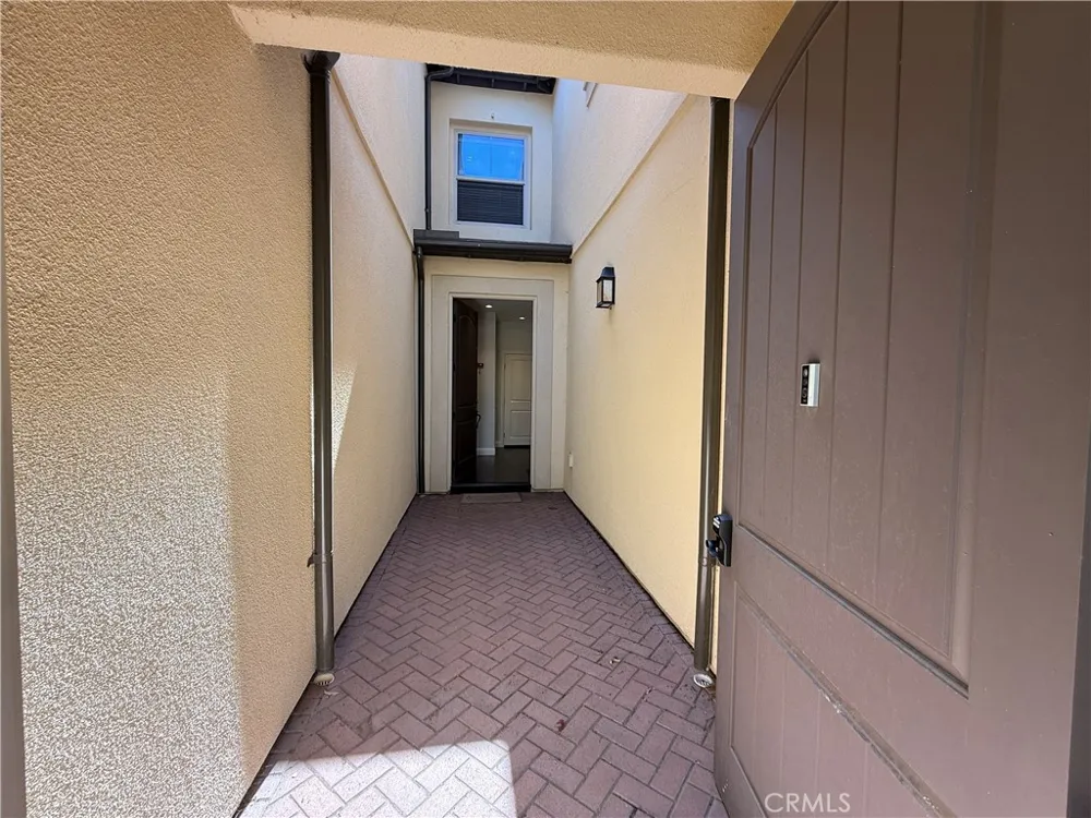 93 Thornhurst Irvine, CA 92620