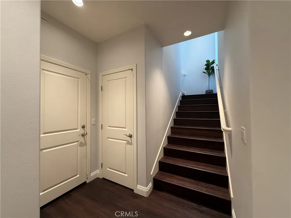 93 Thornhurst Irvine, CA 92620