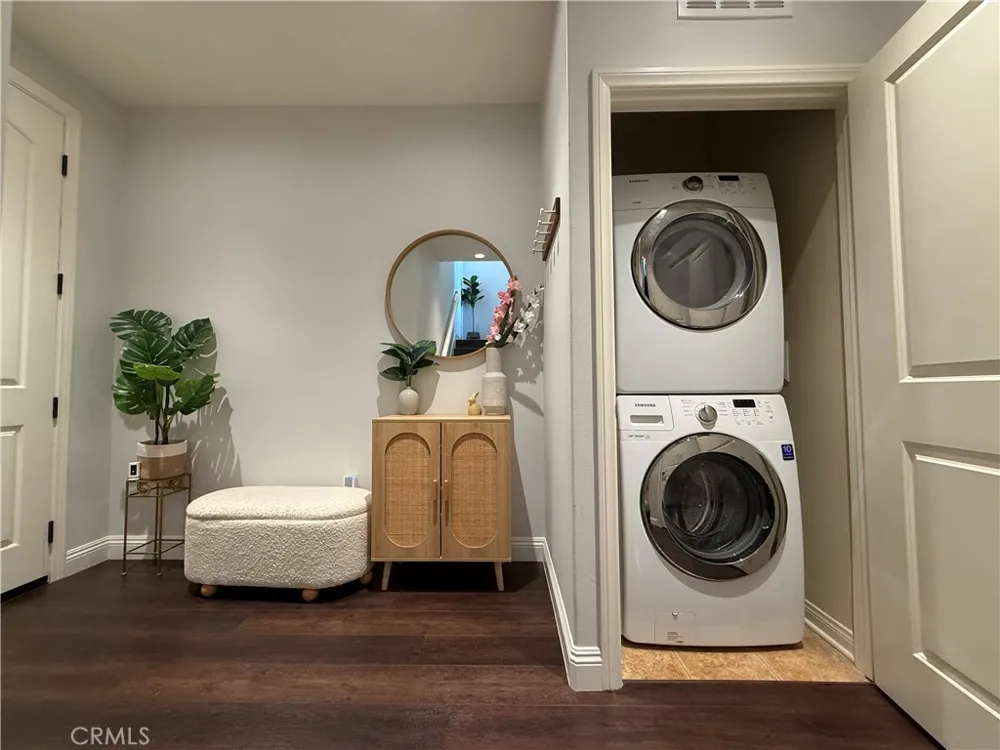 93 Thornhurst Irvine, CA 92620