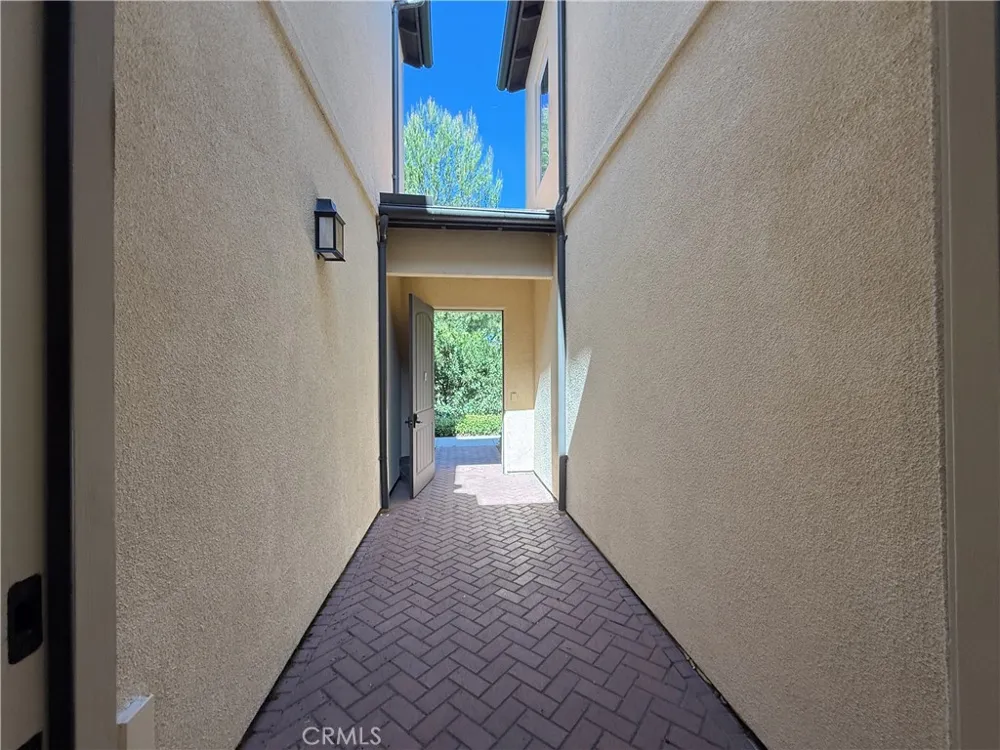 93 Thornhurst Irvine, CA 92620