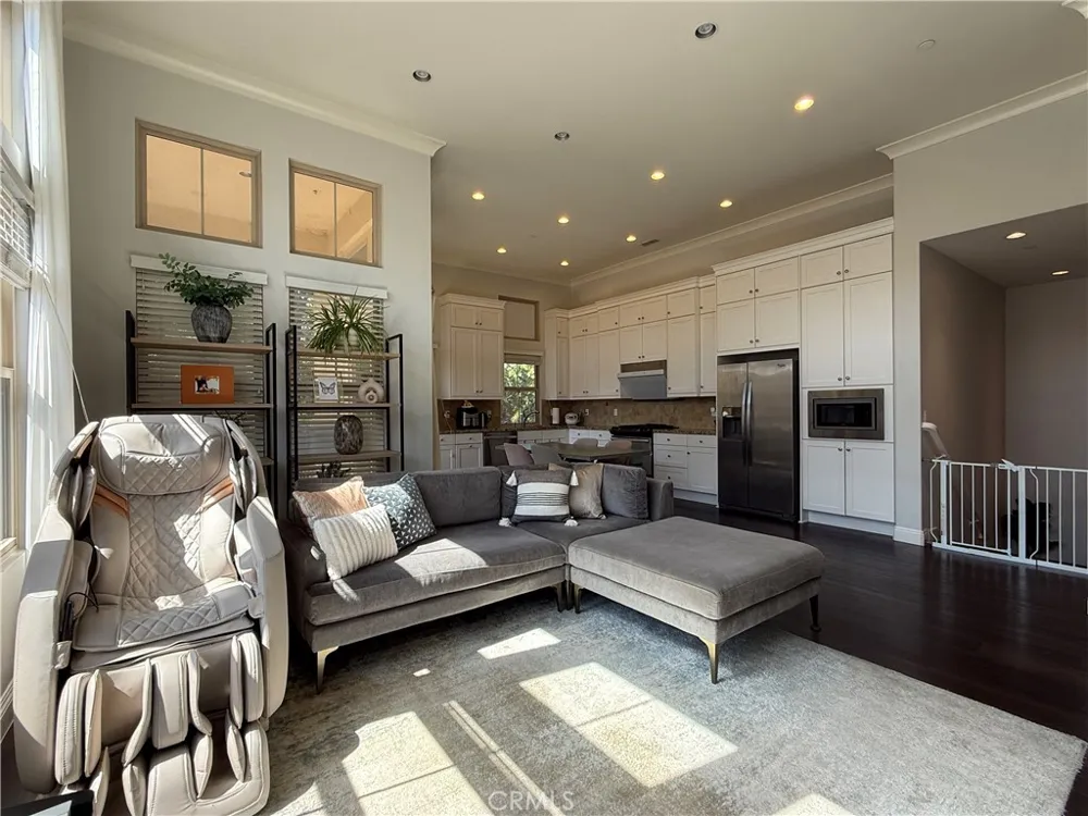 93 Thornhurst Irvine, CA 92620
