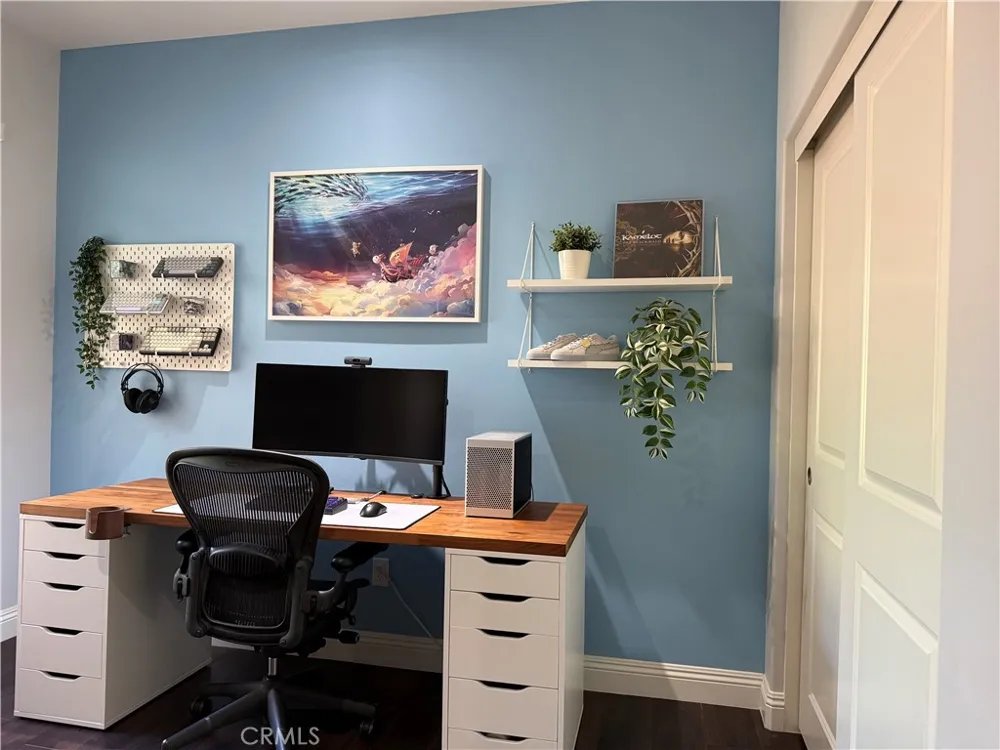 93 Thornhurst Irvine, CA 92620