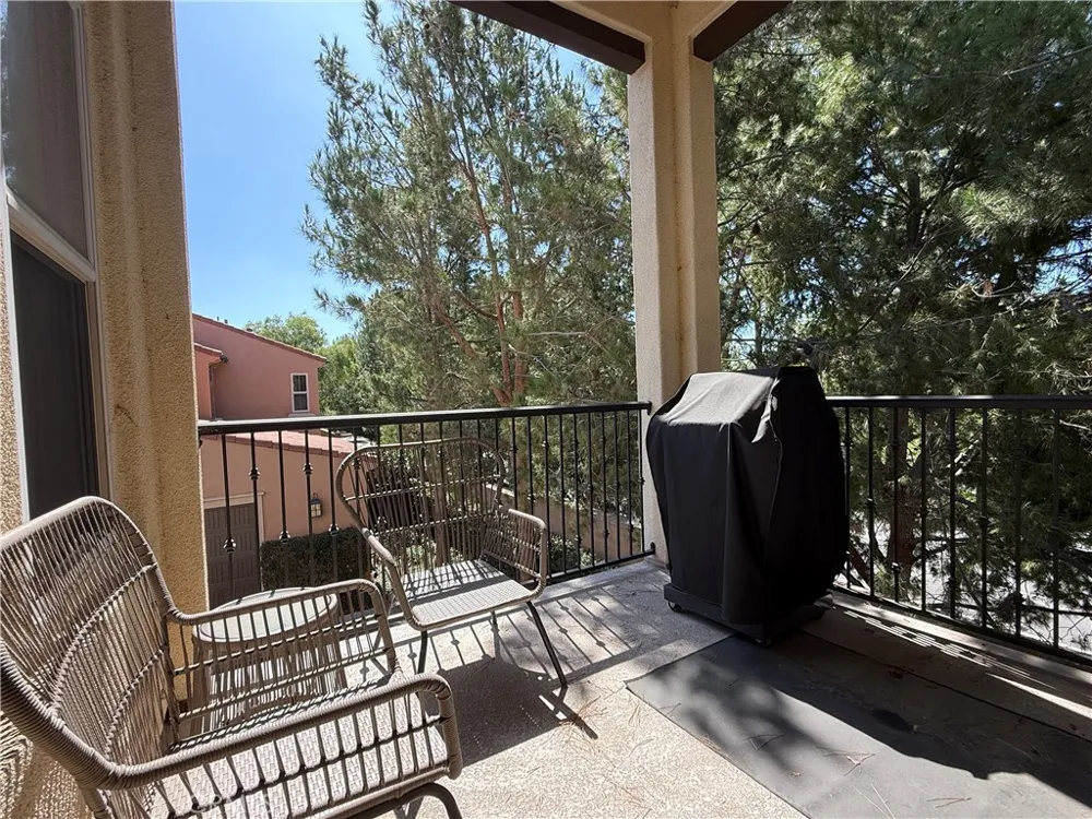 93 Thornhurst Irvine, CA 92620