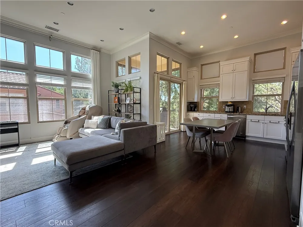 93 Thornhurst Irvine, CA 92620