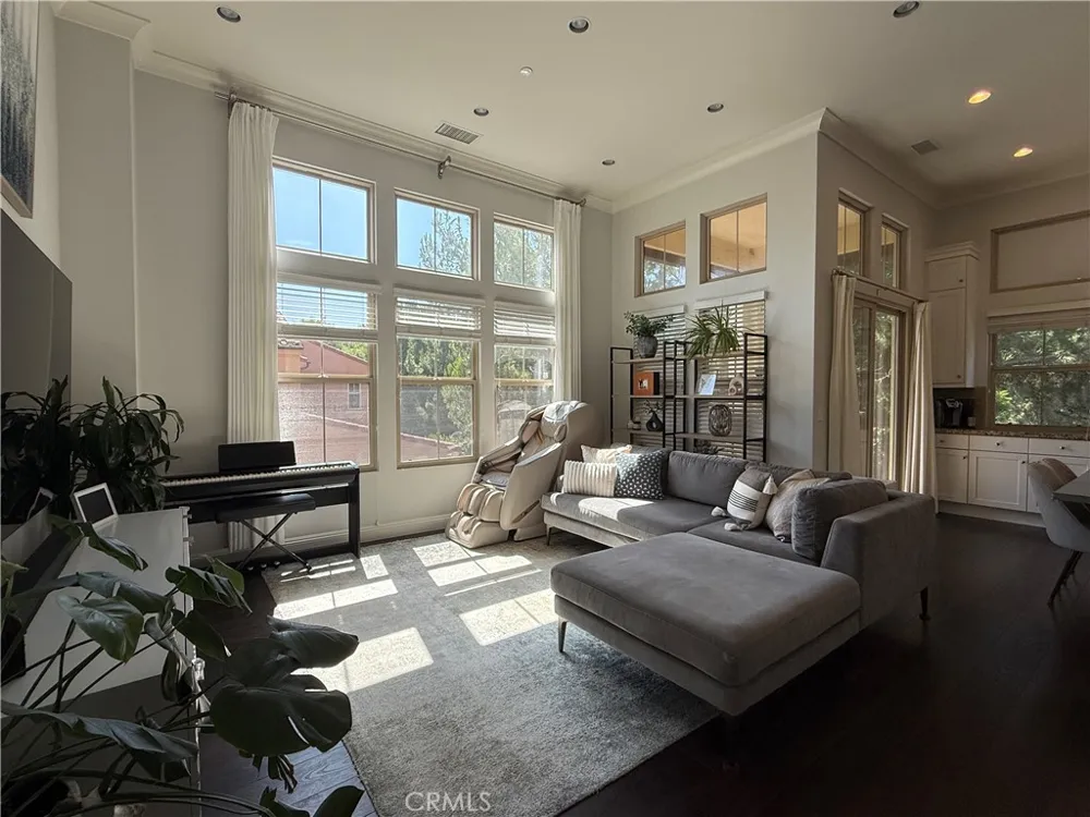93 Thornhurst Irvine, CA 92620