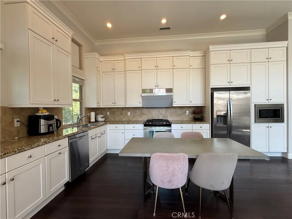 93 Thornhurst Irvine, CA 92620