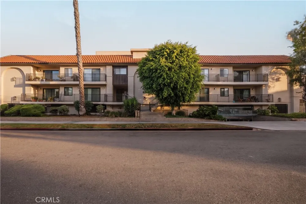 5003 Tilden Sherman Oaks, CA 91423