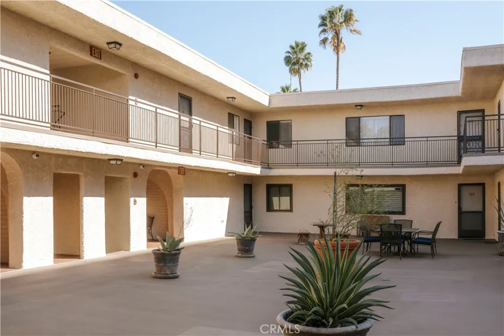 5003 Tilden Sherman Oaks, CA 91423