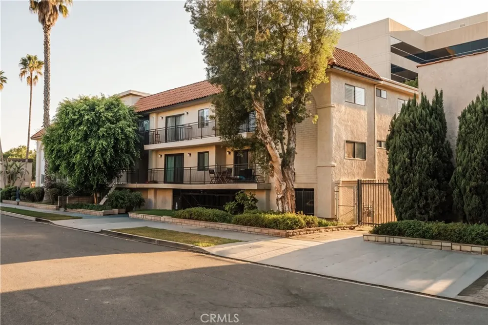 5003 Tilden Sherman Oaks, CA 91423