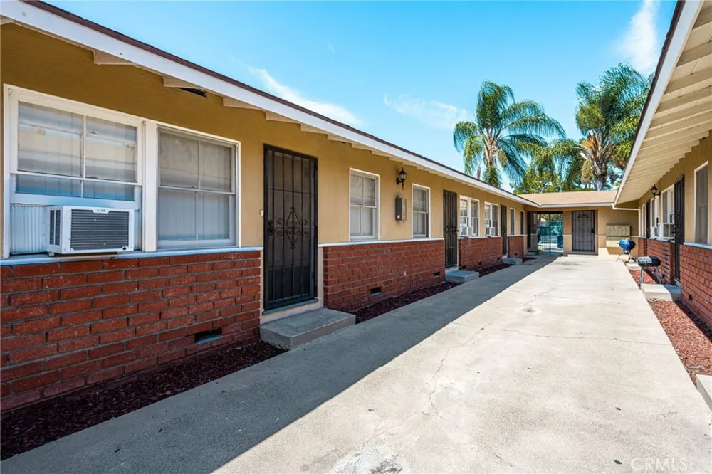 124 W Adele Anaheim, CA 92805