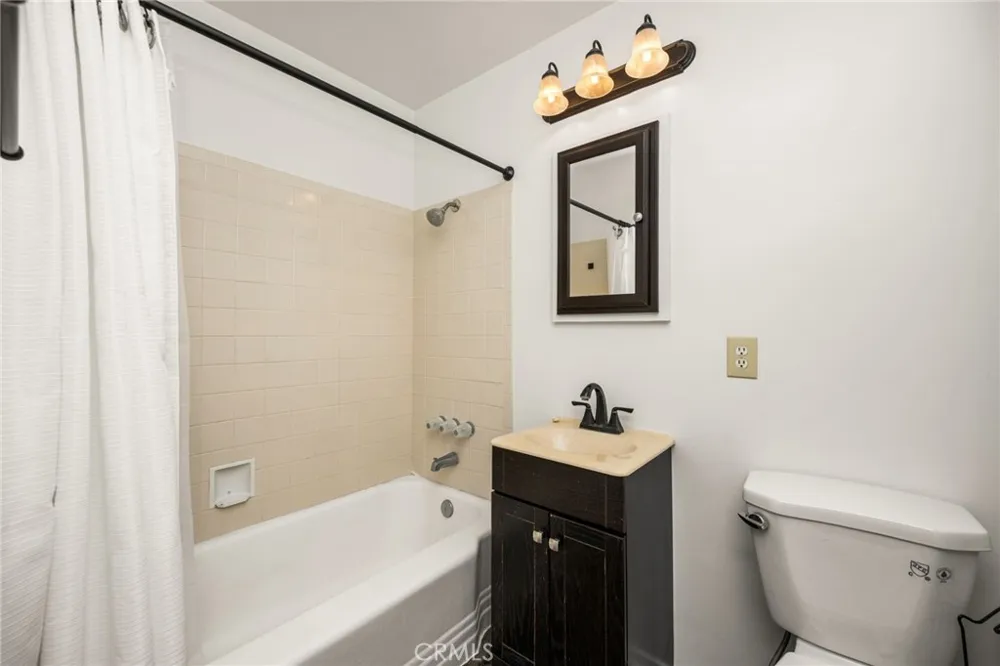 124 W Adele Anaheim, CA 92805