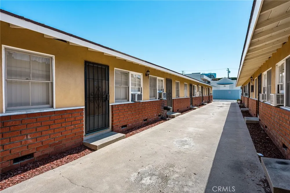 124 W Adele Anaheim, CA 92805
