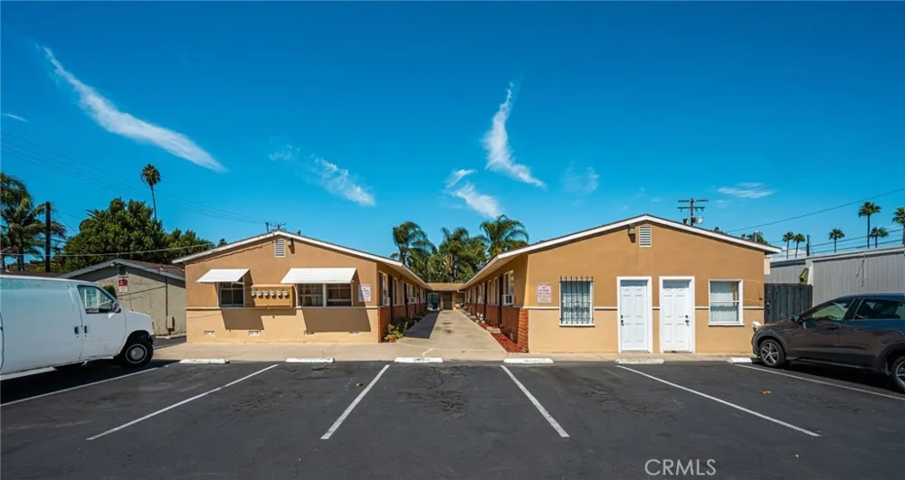 124 W Adele Anaheim, CA 92805