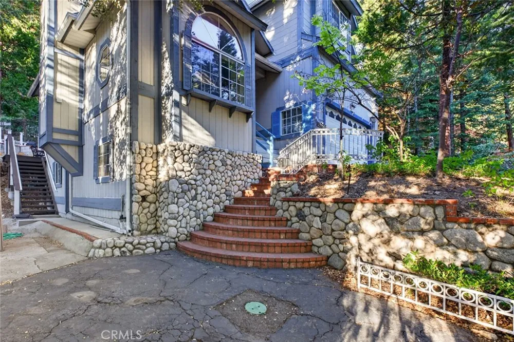 264 El Dorado Drive Lake Arrowhead, CA 92352
