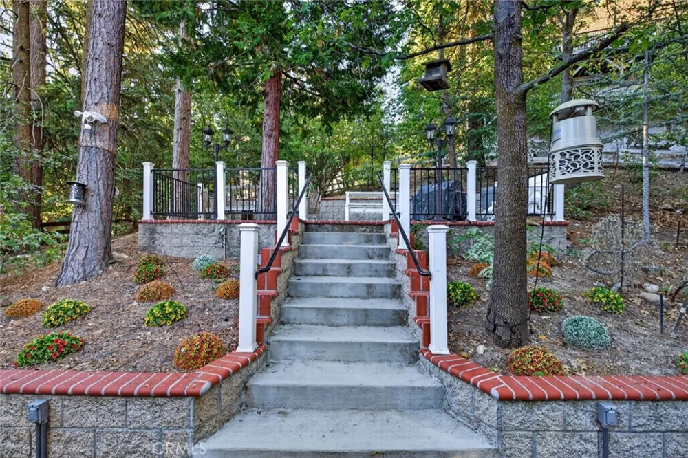 264 El Dorado Drive Lake Arrowhead, CA 92352