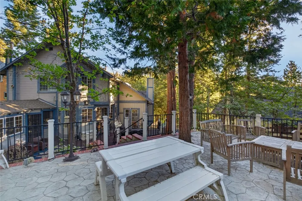 264 El Dorado Drive Lake Arrowhead, CA 92352