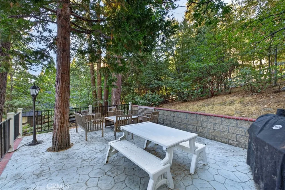 264 El Dorado Drive Lake Arrowhead, CA 92352