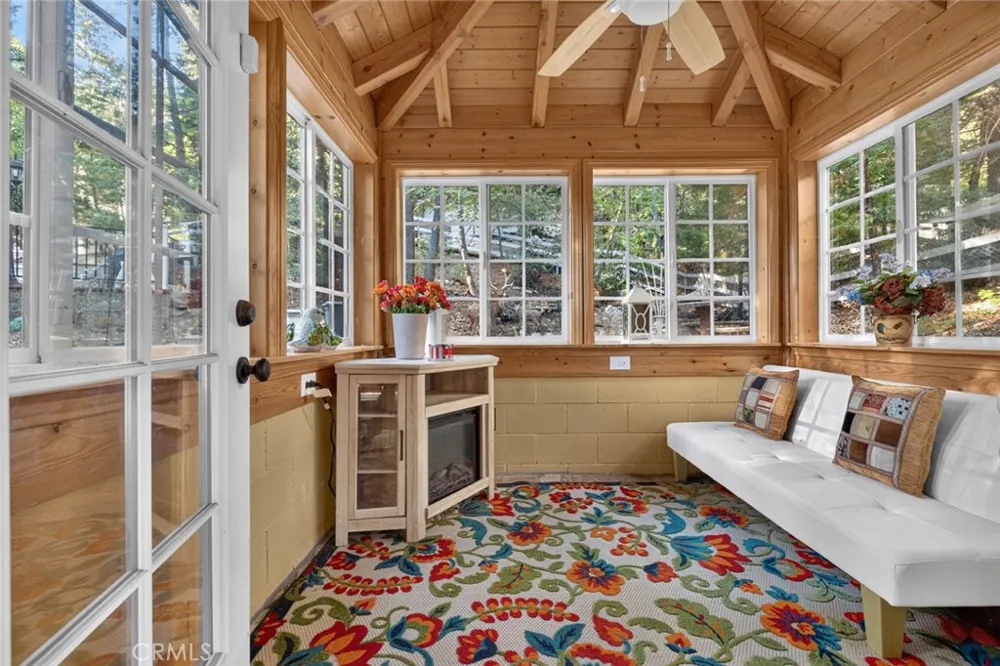 264 El Dorado Drive Lake Arrowhead, CA 92352