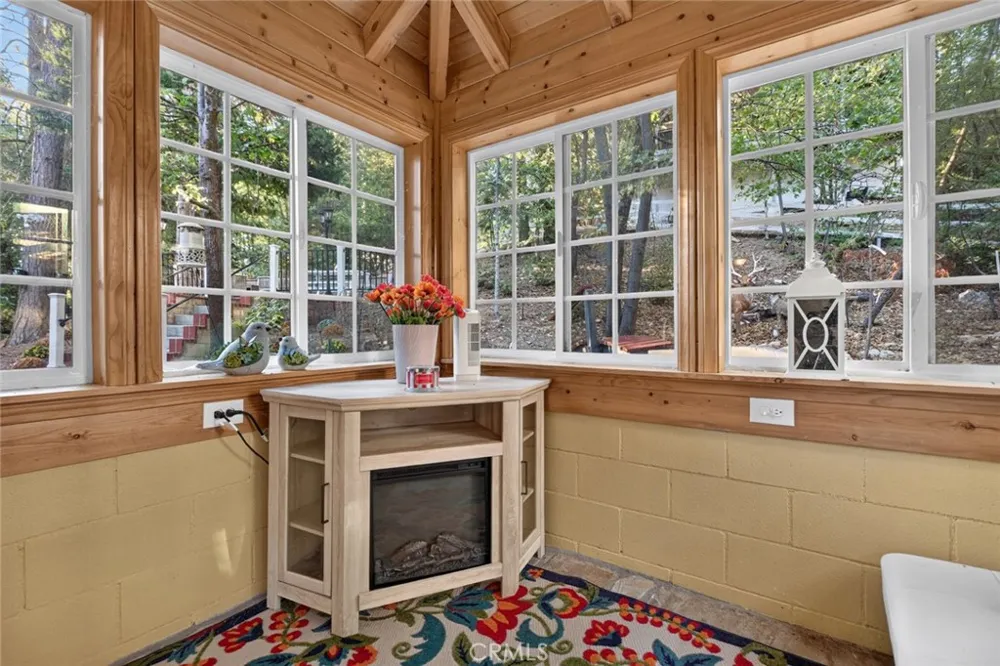 264 El Dorado Drive Lake Arrowhead, CA 92352