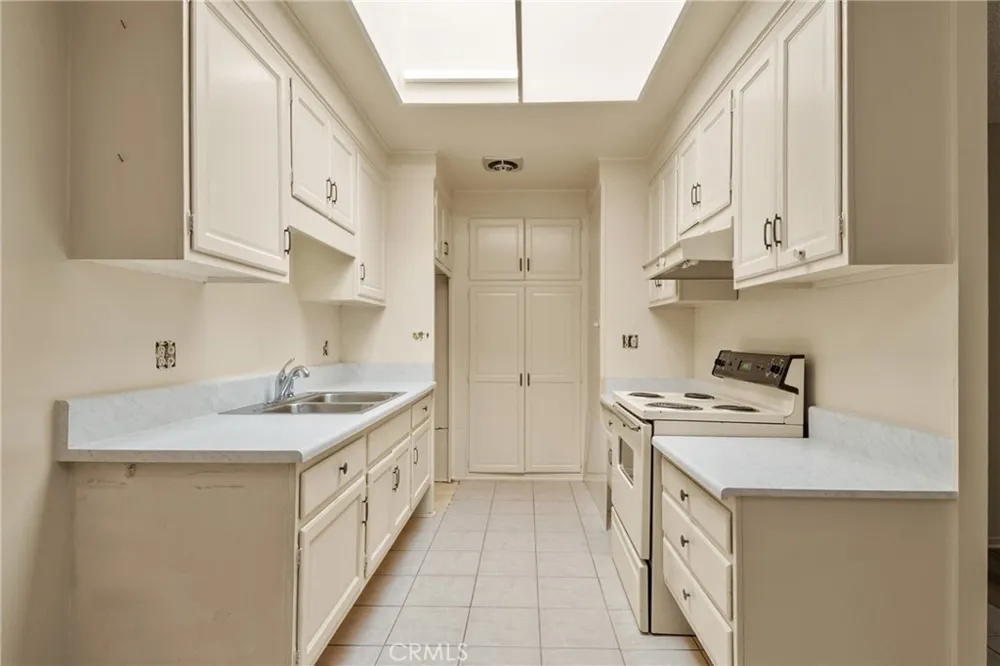 2103 Ronda Granada #U Laguna Woods, CA 92637
