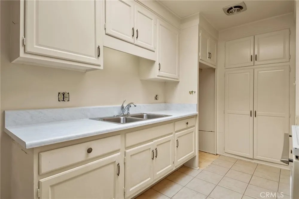 2103 Ronda Granada #U Laguna Woods, CA 92637