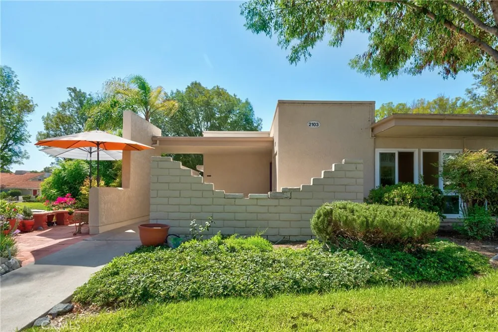 2103 Ronda Granada #U Laguna Woods, CA 92637