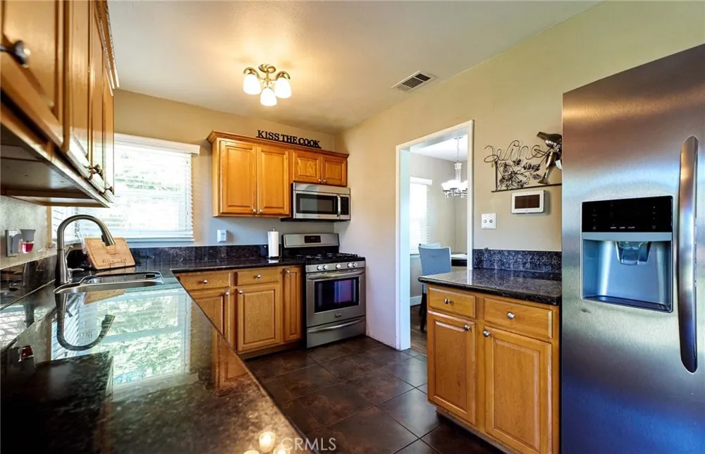 901 10th Upland, CA 91786