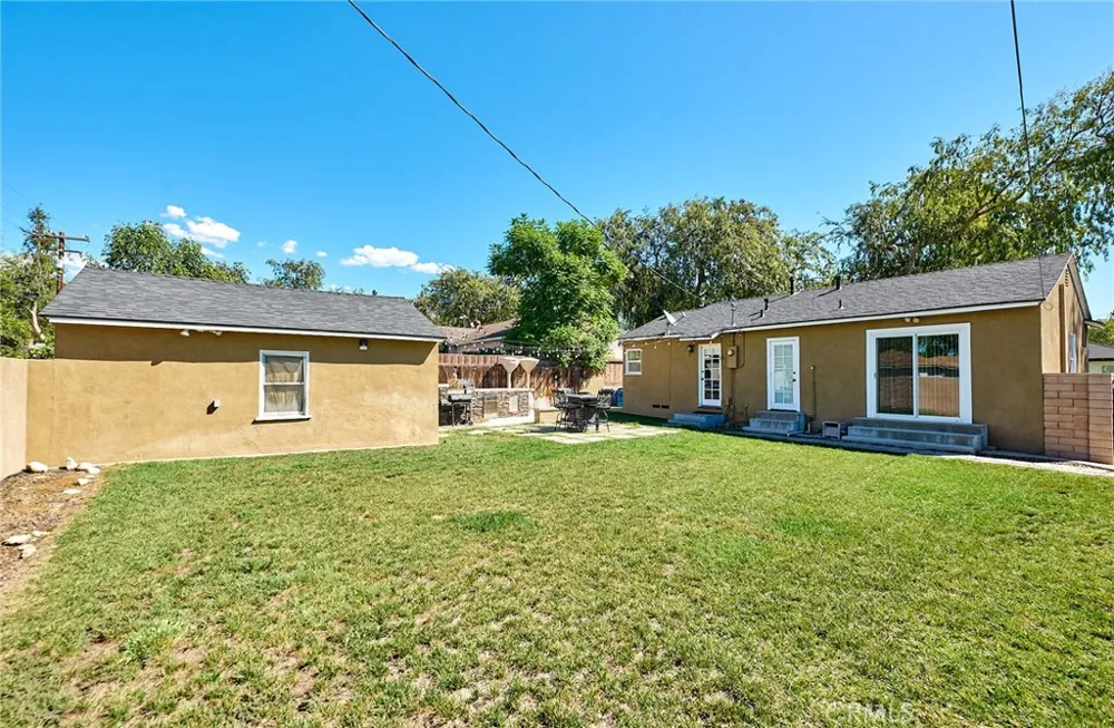 901 10th Upland, CA 91786