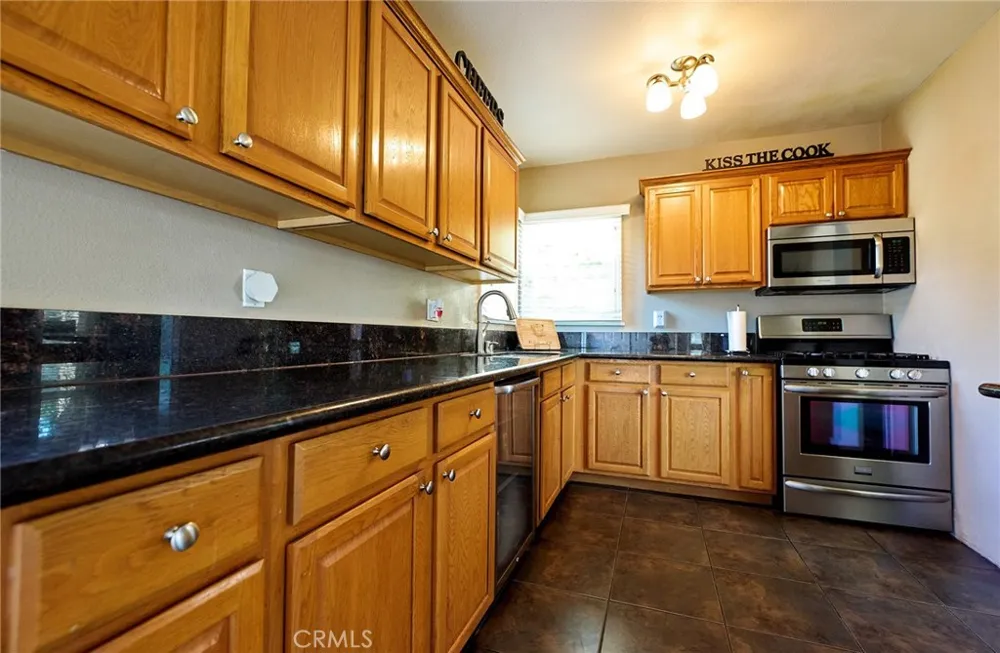 901 10th Upland, CA 91786